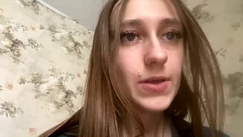 Snapshot of viktoria9898 chatting on 01/09/25, 10:41 Sweett online show from 01/09/25, 10:41