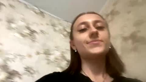 Snapshot of viktoria9898 chatting on 10/31/25, 10:16 Sweett online show from 10/31/25, 10:16