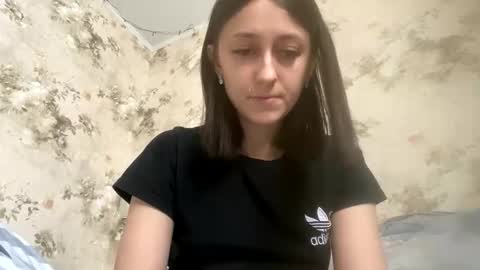 Snapshot of viktoria9898 chatting on 02/02/26, 12:26 Sweett online show from 02/02/26, 12:26