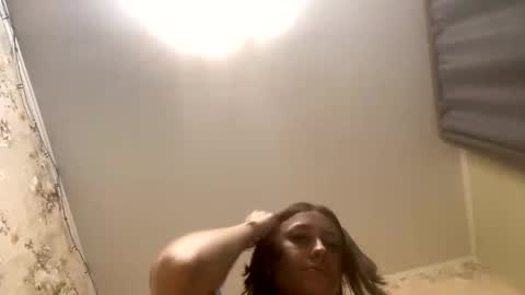 Snapshot of viktoria9898 chatting on 02/11/26, 11:32 Sweett online show from 02/11/26, 11:32