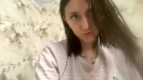 Snapshot of viktoria9898 chatting on 02/16/26, 12:01 Sweett online show from 02/16/26, 12:01