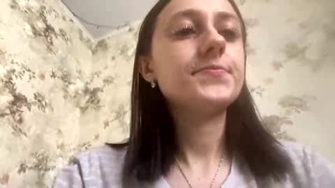 Snapshot of viktoria9898 chatting on 02/18/26, 08:43 Sweett online show from 02/18/26, 08:43