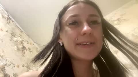 Snapshot of viktoria9898 chatting on 03/01/26, 12:34 Sweett online show from 03/01/26, 12:34