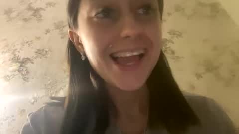 Snapshot of viktoria9898 chatting on 03/04/26, 01:33 Sweett online show from 03/04/26, 01:33