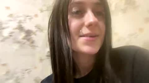Snapshot of viktoria9898 chatting on 03/22/26, 11:52 Sweett online show from 03/22/26, 11:52