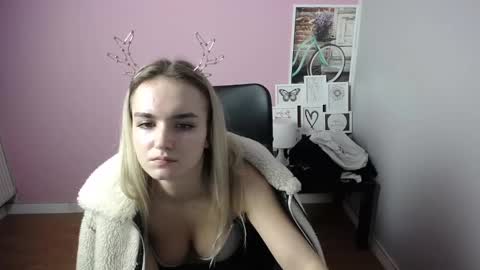 Snapshot of viktoria_lovely chatting on 12/11/24, 02:11 viktoria_lovely online show from 12/11/24, 02:11