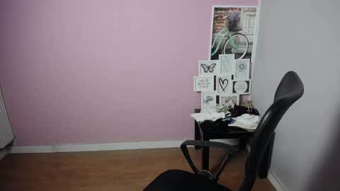 Snapshot of viktoria_lovely chatting on 01/02/25, 06:18 viktoria_lovely online show from 01/02/25, 06:18