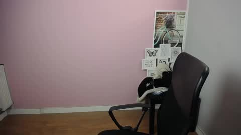 Snapshot of viktoria_lovely chatting on 01/17/25, 09:39 viktoria_lovely online show from 01/17/25, 09:39