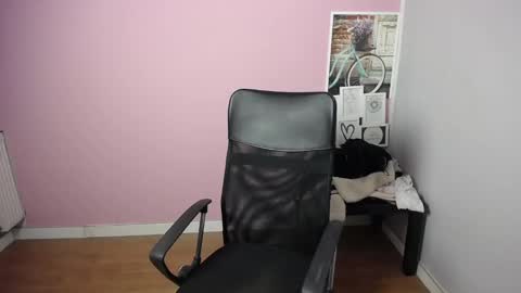 Snapshot of viktoria_lovely chatting on 01/24/25, 09:28 viktoria_lovely online show from 01/24/25, 09:28