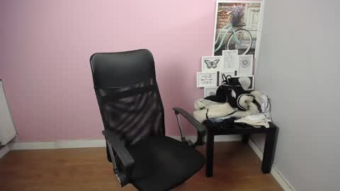 Snapshot of viktoria_lovely chatting on 01/31/25, 09:27 viktoria_lovely online show from 01/31/25, 09:27