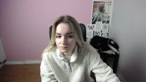 Snapshot of viktoria_lovely chatting on 02/03/25, 08:02 viktoria_lovely online show from 02/03/25, 08:02