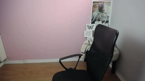 Snapshot of viktoria_lovely chatting on 02/11/25, 12:48 viktoria_lovely online show from 02/11/25, 12:48