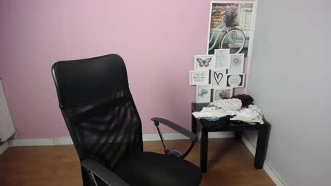 Snapshot of viktoria_lovely chatting on 02/13/25, 09:30 viktoria_lovely online show from 02/13/25, 09:30