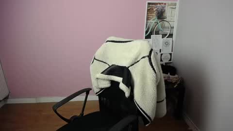 Snapshot of viktoria_lovely chatting on 02/20/25, 09:22 viktoria_lovely online show from 02/20/25, 09:22