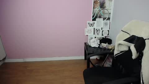 Snapshot of viktoria_lovely chatting on 02/28/25, 05:48 viktoria_lovely online show from 02/28/25, 05:48