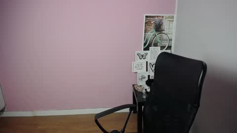 Snapshot of viktoria_lovely chatting on 09/12/25, 08:14 viktoria_lovely online show from 09/12/25, 08:14