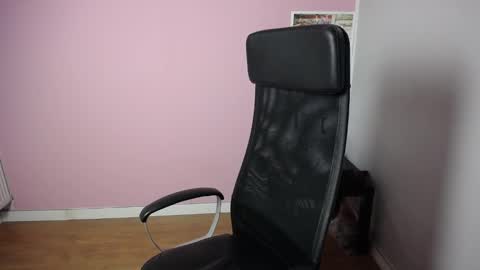 Snapshot of viktoria_lovely chatting on 09/17/25, 05:31 viktoria_lovely online show from 09/17/25, 05:31