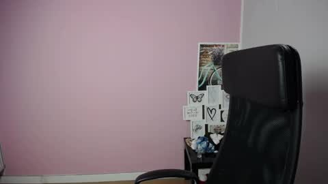 Snapshot of viktoria_lovely chatting on 09/19/25, 06:37 viktoria_lovely online show from 09/19/25, 06:37