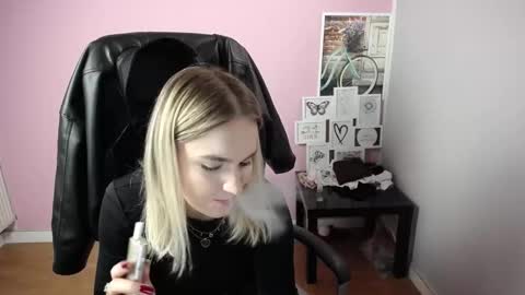 Snapshot of viktoria_lovely chatting on 10/17/25, 09:56 viktoria_lovely online show from 10/17/25, 09:56