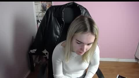 Snapshot of viktoria_lovely chatting on 02/11/26, 06:29 viktoria_lovely online show from 02/11/26, 06:29