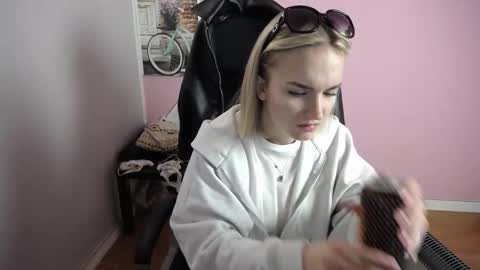 Snapshot of viktoria_lovely chatting on 03/03/26, 07:58 viktoria_lovely online show from 03/03/26, 07:58