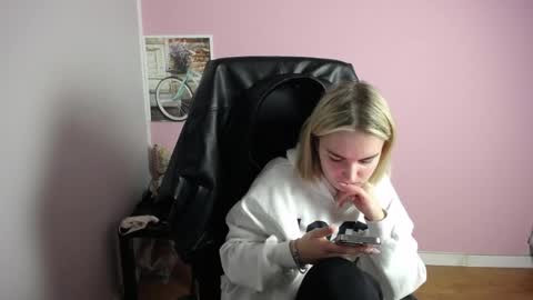 viktoria_lovely online show from 03/27/26, 08:26