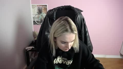 Snapshot of viktoria_lovely chatting on 03/31/26, 07:20 viktoria_lovely online show from 03/31/26, 07:20