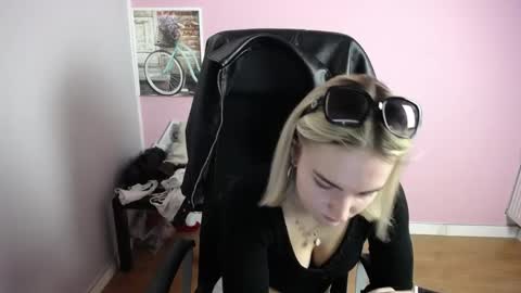 Snapshot of viktoria_lovely chatting on 04/28/26, 05:34 viktoria_lovely online show from 04/28/26, 05:34