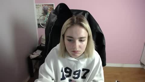 Snapshot of viktoria_lovely chatting on 05/08/26, 06:30 viktoria_lovely online show from 05/08/26, 06:30