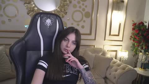 Snapshot of viktoria_storm chatting on 01/29/25, 07:32 Alisa online show from 01/29/25, 07:32