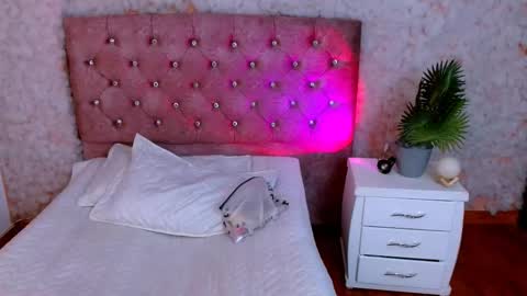 Snapshot of viky_evanss chatting on 02/04/26, 06:58 viky_evanss online show from 02/04/26, 06:58