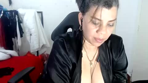 VIKY ADAMS online show from 02/25/25, 01:50