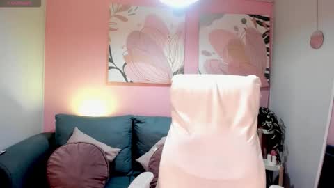 Victoria online show from 11/13/25, 05:45