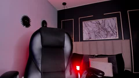 Victoria online show from 12/13/25, 11:21