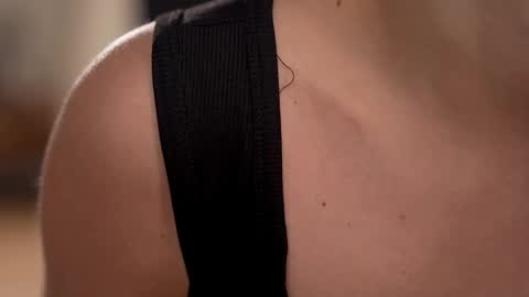 Snapshot of villanelle_l chatting on 03/06/25, 05:22 Lana online show from 03/06/25, 05:22