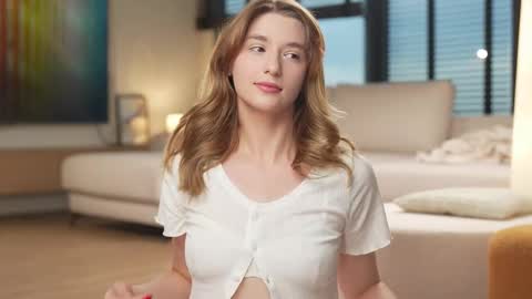 Snapshot of villanelle_l chatting on 09/19/25, 02:18 Lana online show from 09/19/25, 02:18