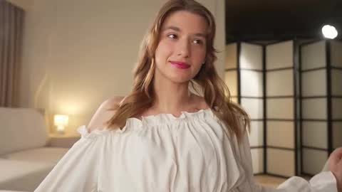 Snapshot of villanelle_l chatting on 10/14/25, 11:55 Lana online show from 10/14/25, 11:55