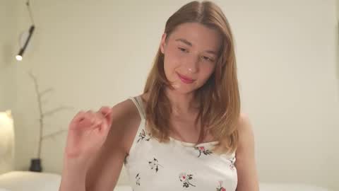 Snapshot of villanelle_l chatting on 10/29/25, 11:23 Lana online show from 10/29/25, 11:23