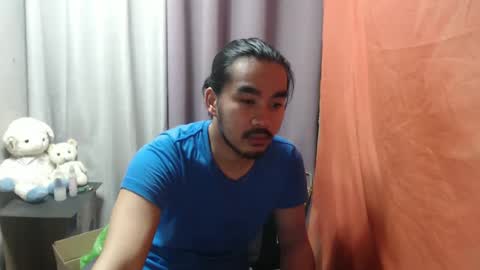 Snapshot of vin_17 chatting on 02/17/25, 04:31 Call me Marvin online show from 02/17/25, 04:31