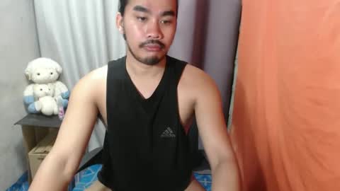 Snapshot of vin_17 chatting on 03/02/25, 10:35 Call me Marvin online show from 03/02/25, 10:35