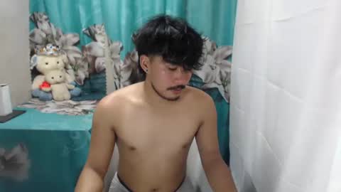 Snapshot of vin_17 chatting on 10/07/25, 12:57 Call me Marvin online show from 10/07/25, 12:57