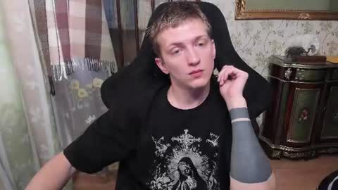 Snapshot of vince__dice chatting on 06/20/26, 05:16 Dimoooooon online show from 06/20/26, 05:16