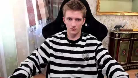 Snapshot of vince__dice chatting on 06/29/26, 10:15 Dimoooooon online show from 06/29/26, 10:15