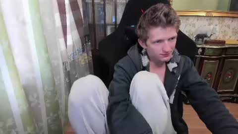 Snapshot of vince__dice chatting on 07/20/26, 04:53 Dimoooooon online show from 07/20/26, 04:53