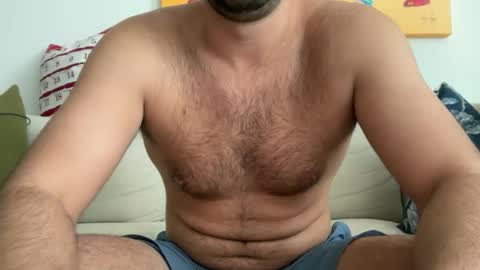 Snapshot of vincee2 chatting on 12/04/25, 04:38 vincee2 online show from 12/04/25, 04:38