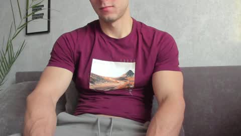 Snapshot of vincent_o chatting on 01/01/25, 01:27 Vincent. uncut 18cm online show from 01/01/25, 01:27