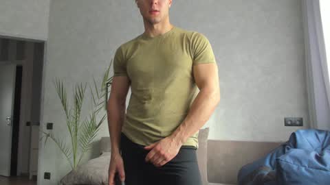 Snapshot of vincent_o chatting on 02/01/25, 11:43 Vincent. uncut 18cm online show from 02/01/25, 11:43