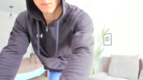 Snapshot of vincent_o chatting on 02/25/25, 01:06 Vincent. uncut 18cm online show from 02/25/25, 01:06