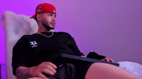 Vincent online show from 12/16/25, 04:17