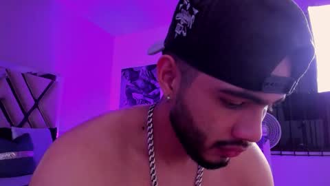 Snapshot of vincentblack_ chatting on 12/20/25, 04:08 Vincent online show from 12/20/25, 04:08